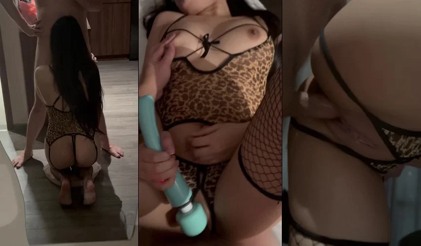 Bướm em múp quá chim anh không đủ chịch phải dùng kèm thêm 2 cái sextoy nữa